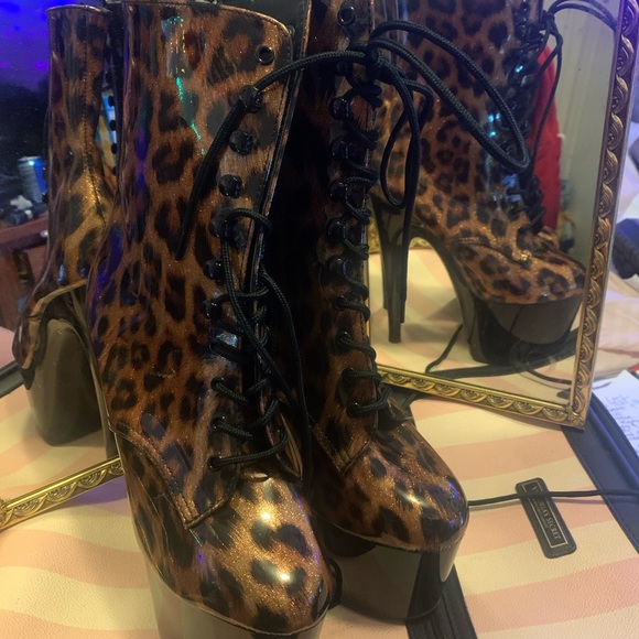 Pleaser - Picture 6 of 6